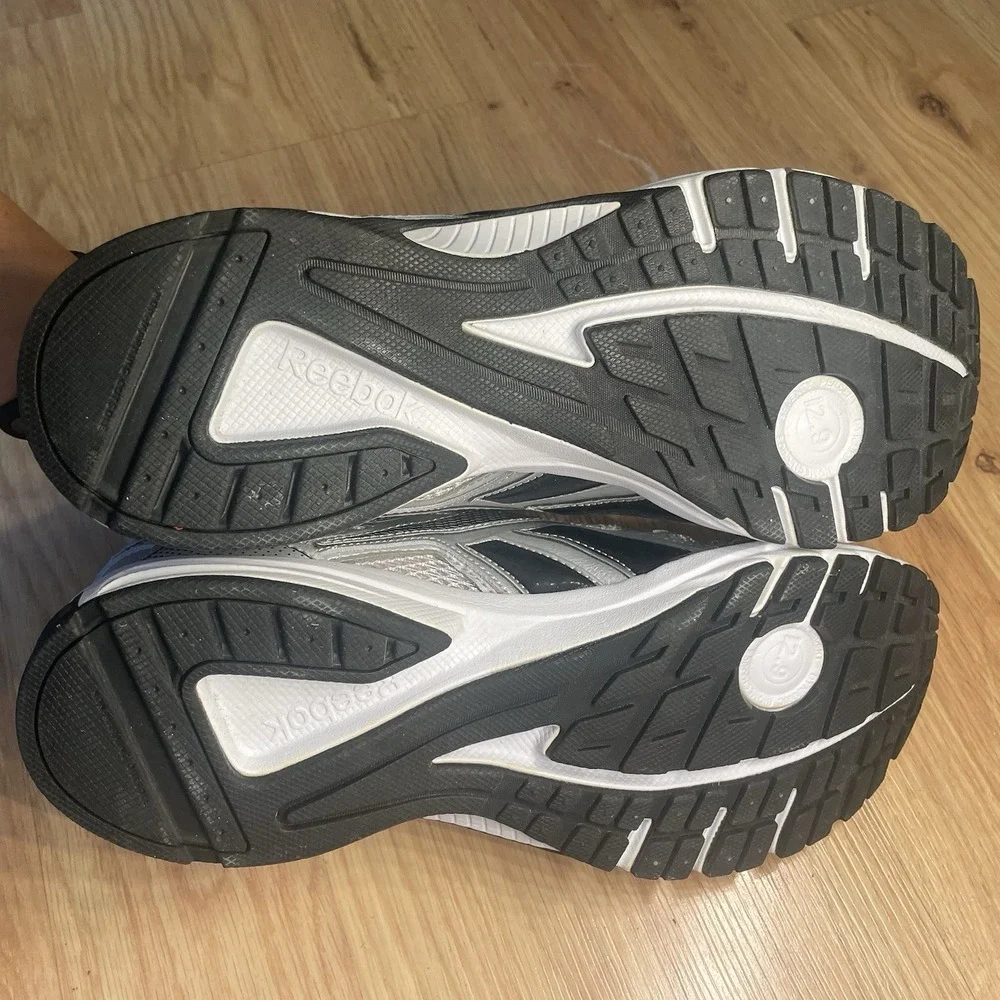 Reebok Pheehan Mens 10 4E X-WIDE Running Shoes Sneakers Silver White Black *READ